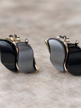 Vintage Signed STAR Clip-On Earrings Black Gray Silver Tone